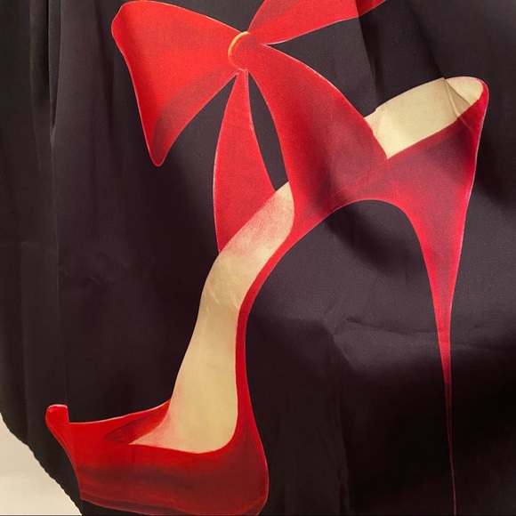 Black with red stiletto design on the front and back! Fits size 8 $25 - Picture 6 of 7
